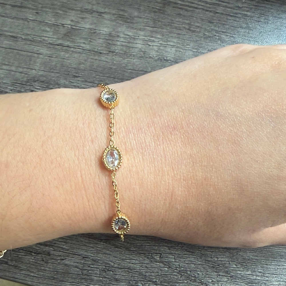 Gold plated stainless steel 3 oval bracelet